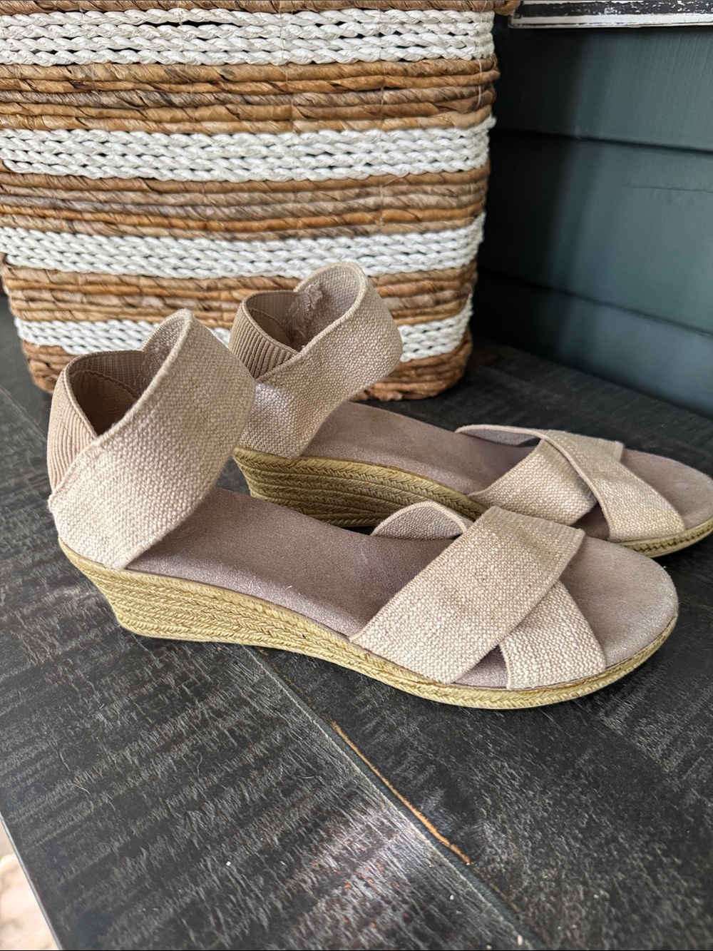 CHARLESTON SHOE CO. Cannon Espadrille Wedge in Linen - Size 9
